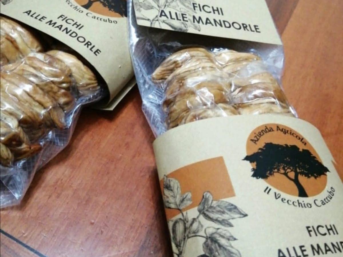 Fichi alle mandorle artigianali di Vecchio Carrubo