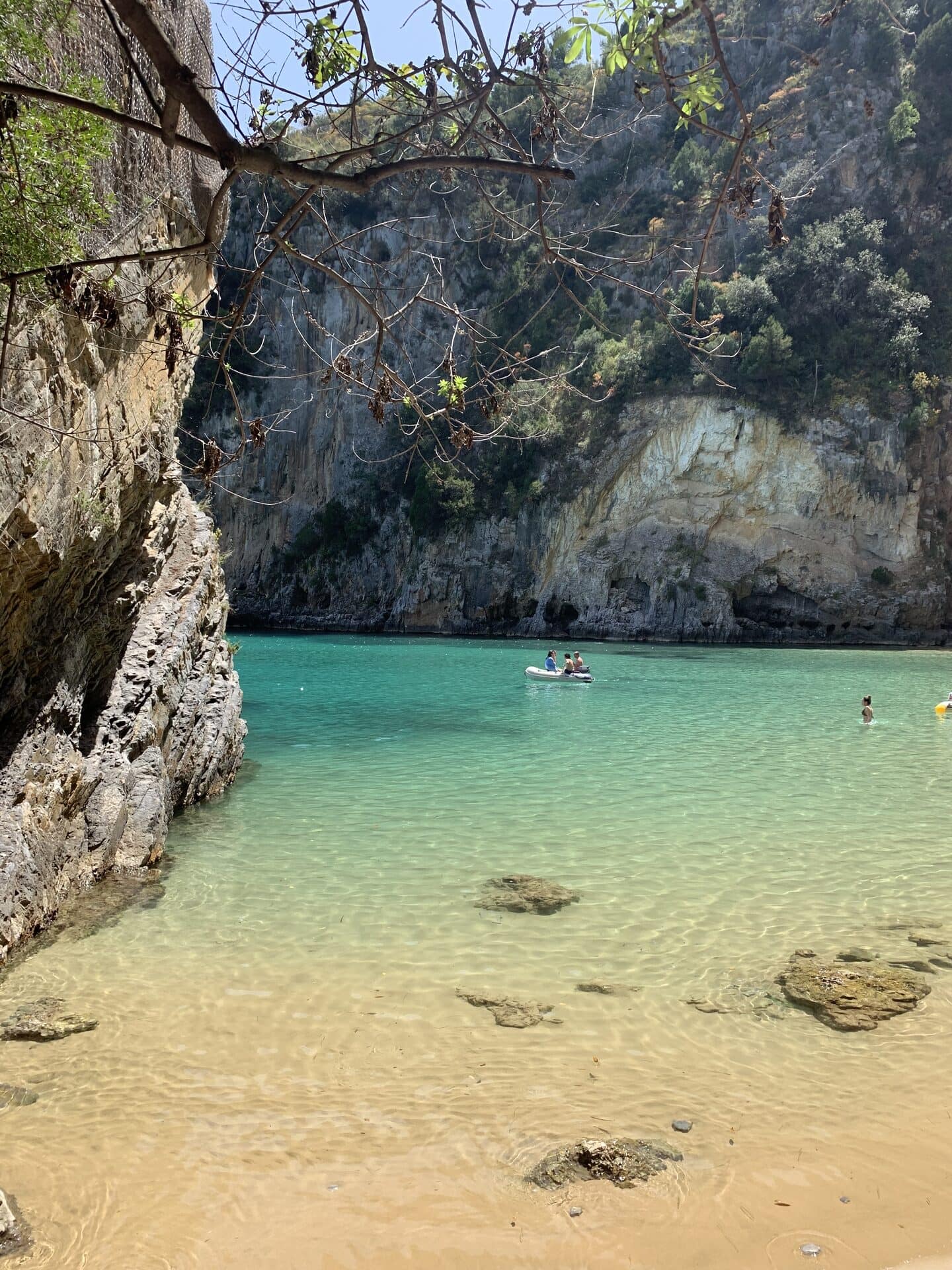 Baia del Buondormire a Palinuro, Cilento — spiaggia segreta tra le scogliere di Capo Palinuro